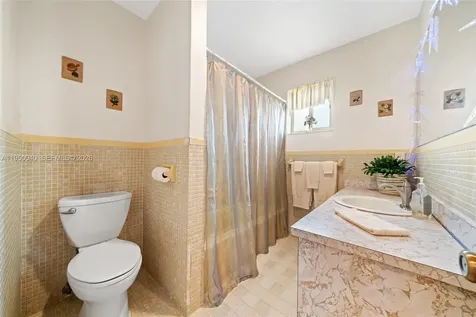 208 NE 4th Street Hallandale Beach FL 33009