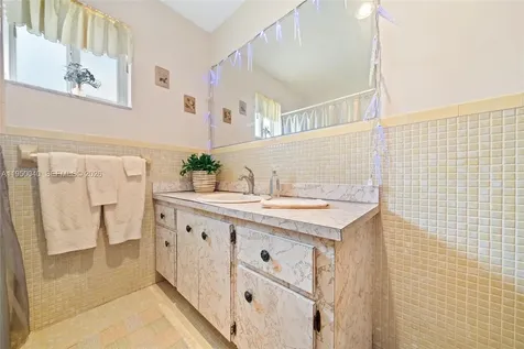 208 NE 4th Street Hallandale Beach FL 33009