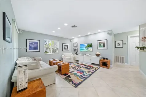 208 NE 4th Street Hallandale Beach FL 33009