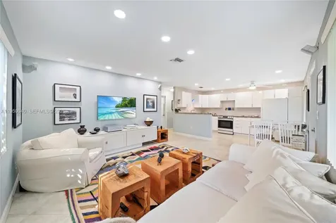 208 NE 4th Street Hallandale Beach FL 33009