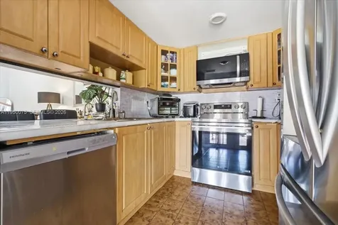 10133 NW 5th Terrace Miami FL 33172