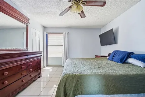 10133 NW 5th Terrace Miami FL 33172