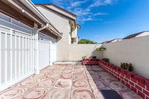 10133 NW 5th Terrace Miami FL 33172