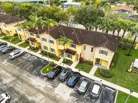 6038 SW 19th Place North Lauderdale FL 33068