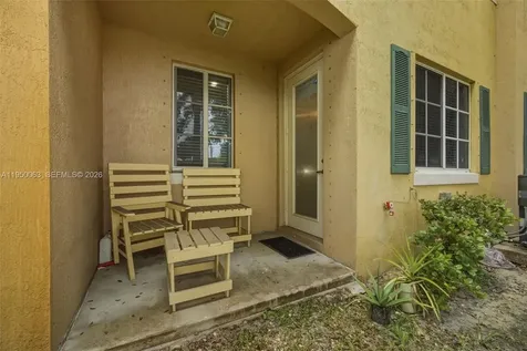 6038 SW 19th Place North Lauderdale FL 33068