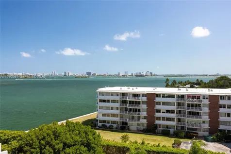 4000 Towerside Terrace Miami FL 33138