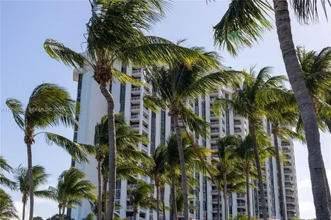 4000 Towerside Terrace Miami FL 33138