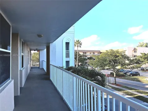 10368 NW 24th Place Sunrise FL 33322