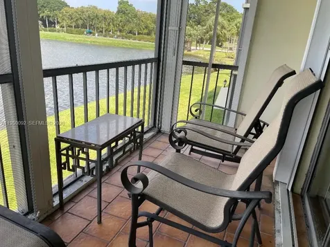 9423 S Hollybrook Lake Drive Miramar FL 33025
