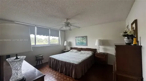 9423 S Hollybrook Lake Drive Miramar FL 33025