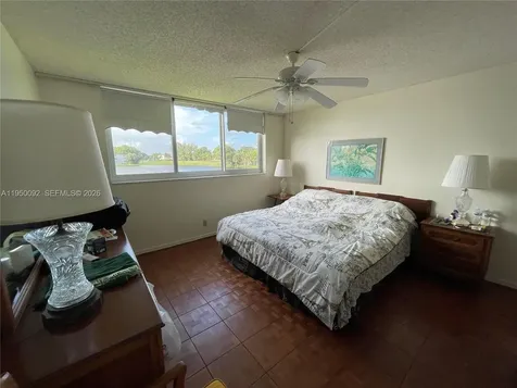 9423 S Hollybrook Lake Drive Miramar FL 33025