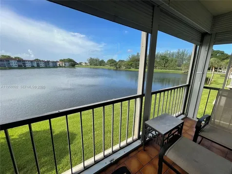 9423 S Hollybrook Lake Drive Miramar FL 33025