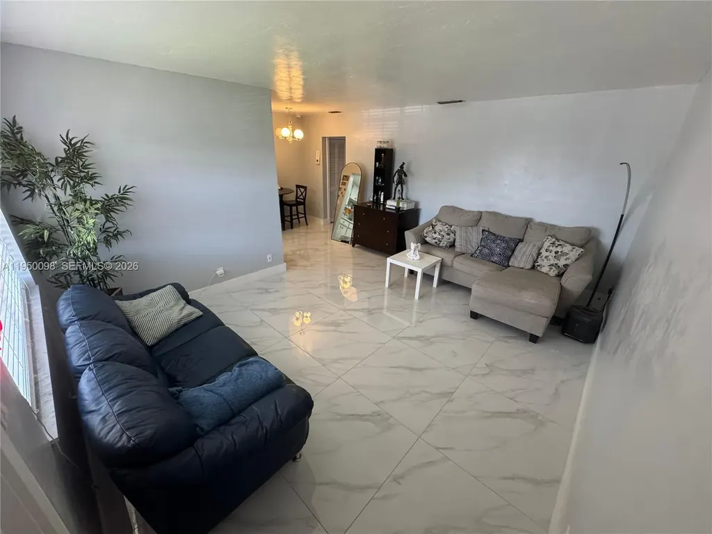 1825 Cleveland Street Hollywood FL 33020
