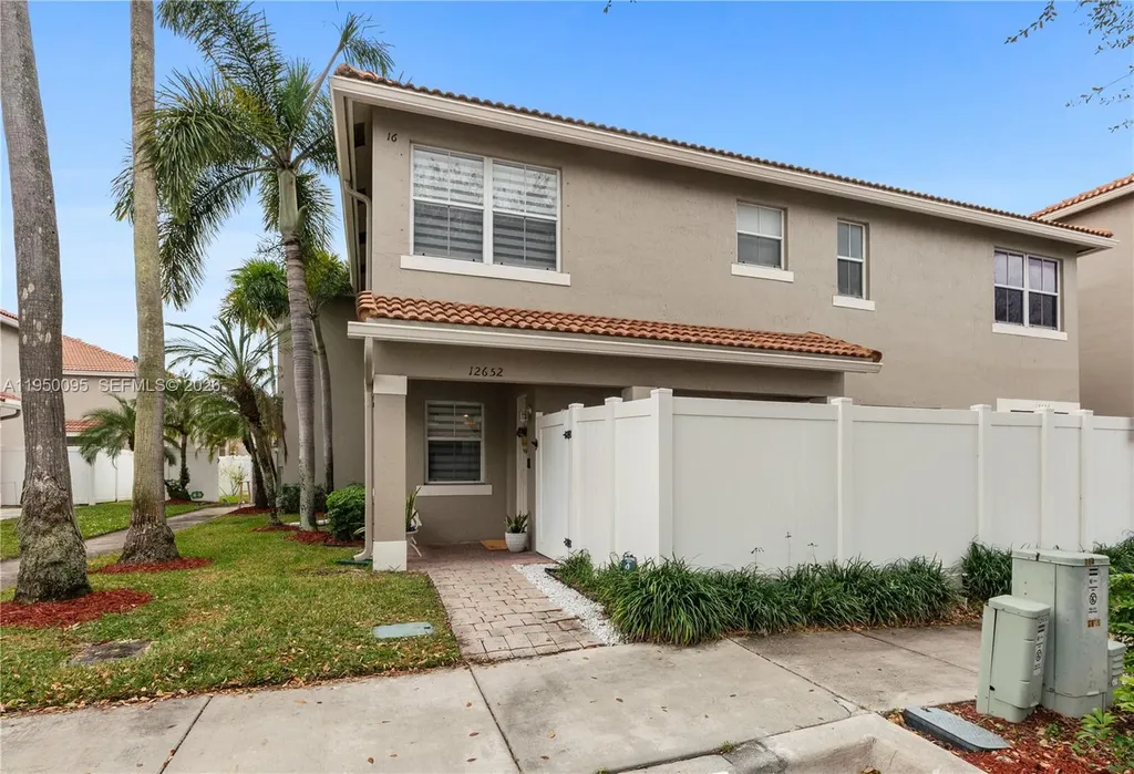 12652 SW 54th Street Miramar FL 33027