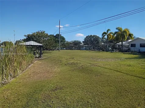 1824 Red Road Clewiston FL 33440