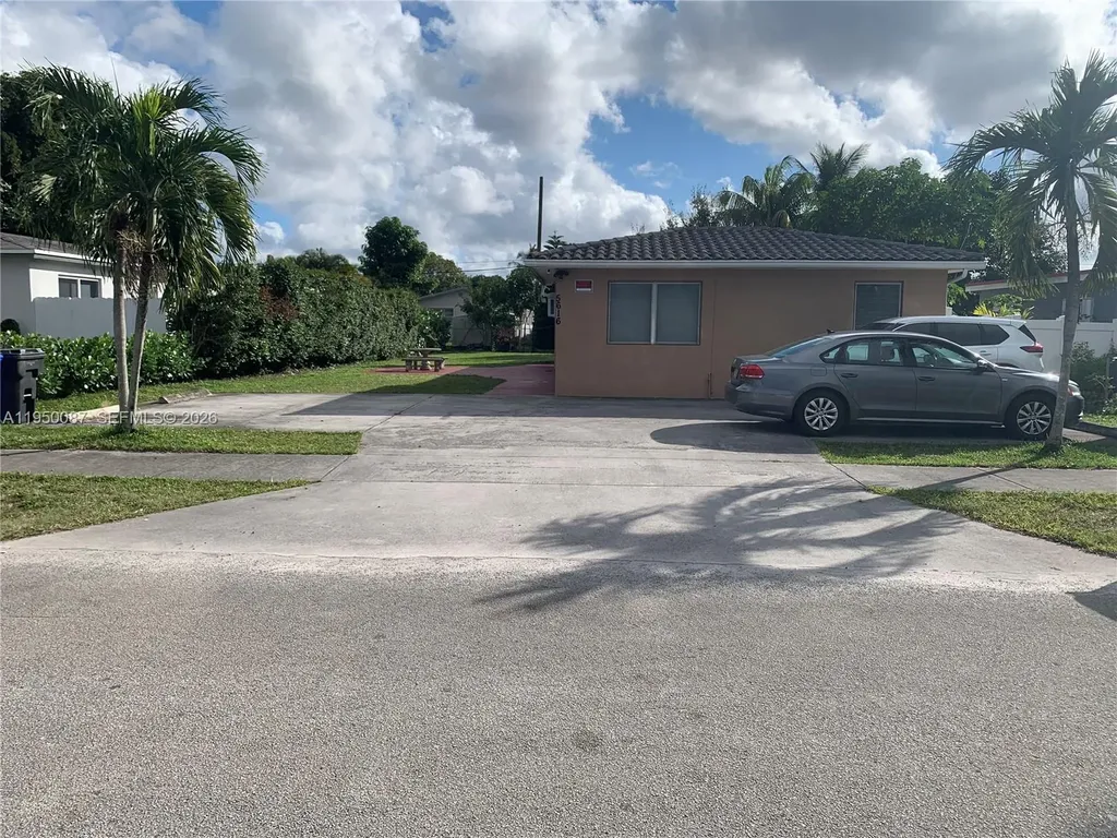 5616 Arthur Street Hollywood FL 33021