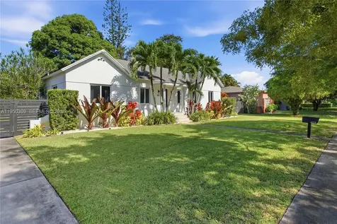 453 NE 89th Street El Portal FL 33138