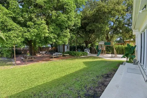 453 NE 89th Street El Portal FL 33138