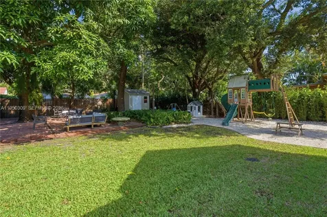 453 NE 89th Street El Portal FL 33138