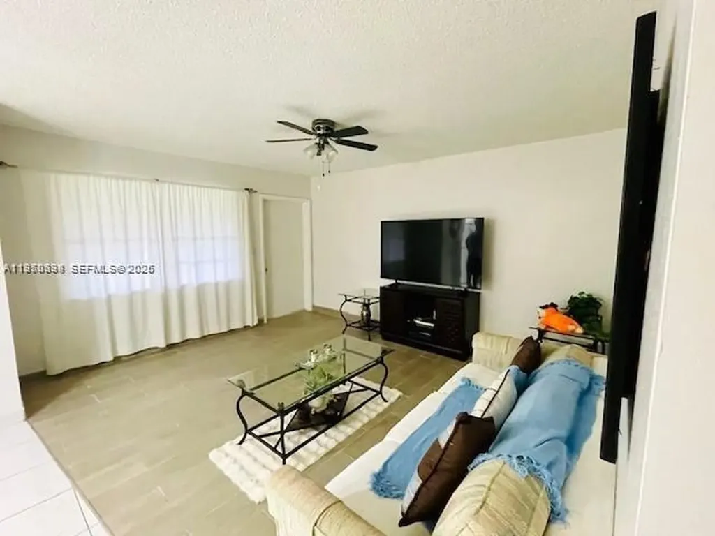 5300 Washington Street Hollywood FL 33021