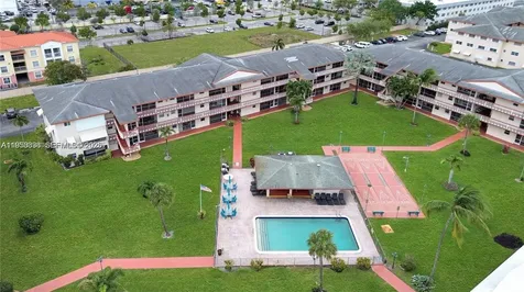 5300 Washington Street Hollywood FL 33021