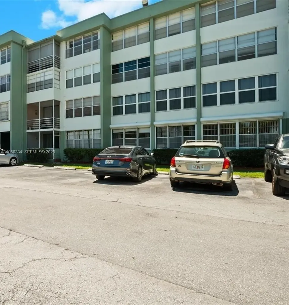 2771 Taft Street Hollywood FL 33020