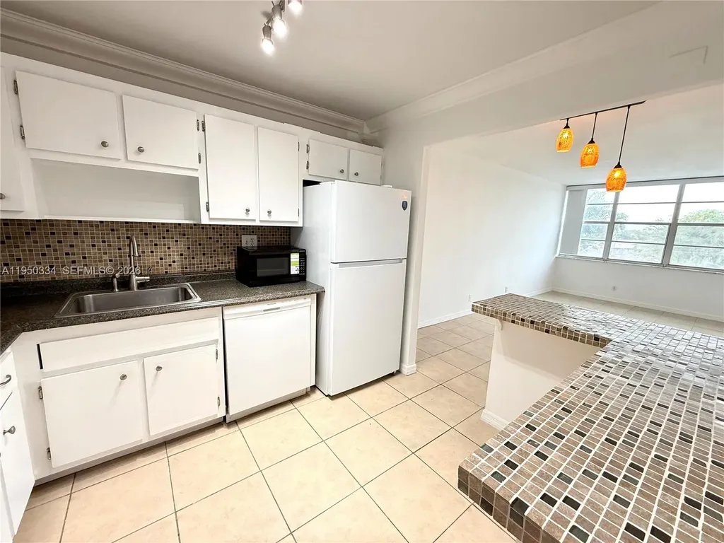 2771 Taft Street Hollywood FL 33020