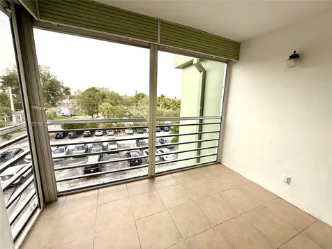 2771 Taft Street Hollywood FL 33020