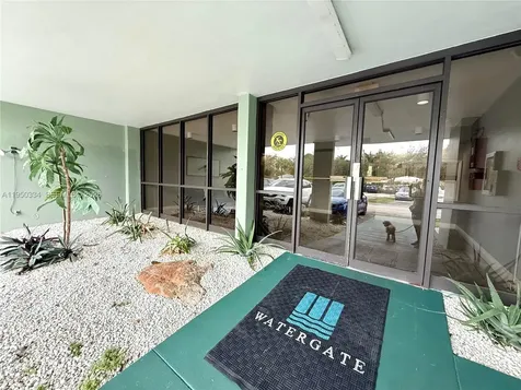 2771 Taft Street Hollywood FL 33020