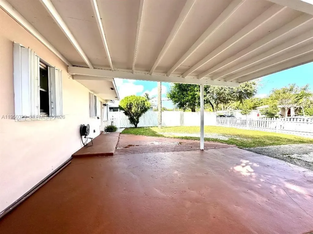 525 NW 15th Terrace Fort Lauderdale FL 33311