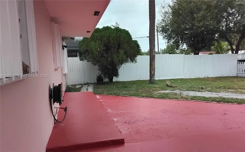 525 NW 15th Terrace Fort Lauderdale FL 33311