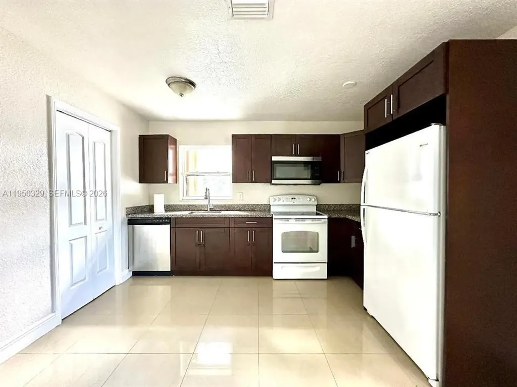 525 NW 15th Terrace Fort Lauderdale FL 33311