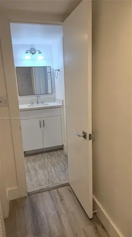 401 Ocean Drive Miami Beach FL 33139
