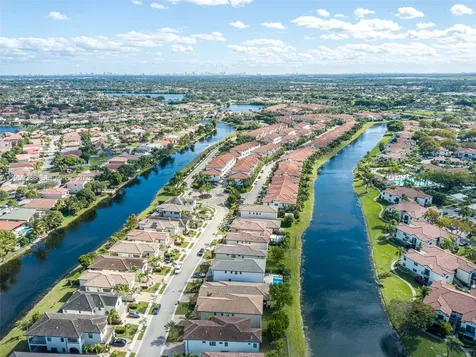 11824 SW 13th Court Pembroke Pines FL 33025
