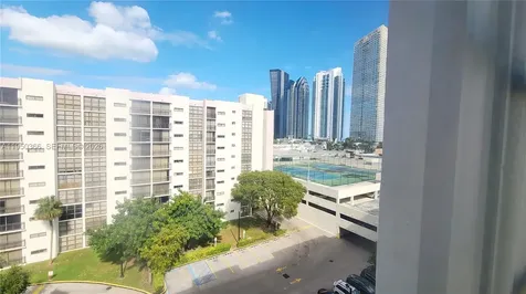 16909 N Bay Road Sunny Isles Beach FL 33160