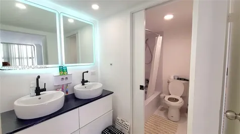 16909 N Bay Road Sunny Isles Beach FL 33160