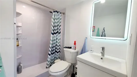 16909 N Bay Road Sunny Isles Beach FL 33160
