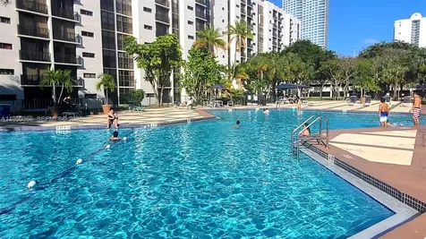16909 N Bay Road Sunny Isles Beach FL 33160