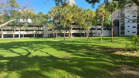 16909 N Bay Road Sunny Isles Beach FL 33160
