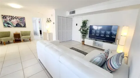 16909 N Bay Road Sunny Isles Beach FL 33160