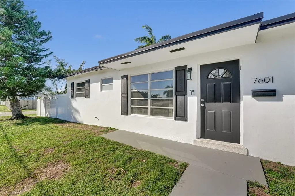 7601 Farragut Street Hollywood FL 33024