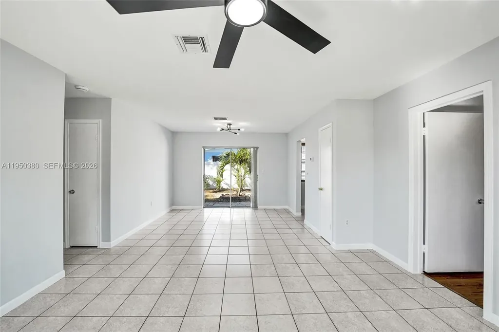 7601 Farragut Street Hollywood FL 33024