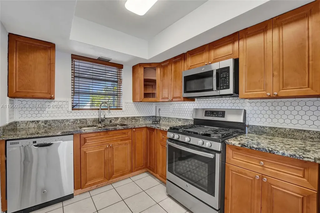 7601 Farragut Street Hollywood FL 33024
