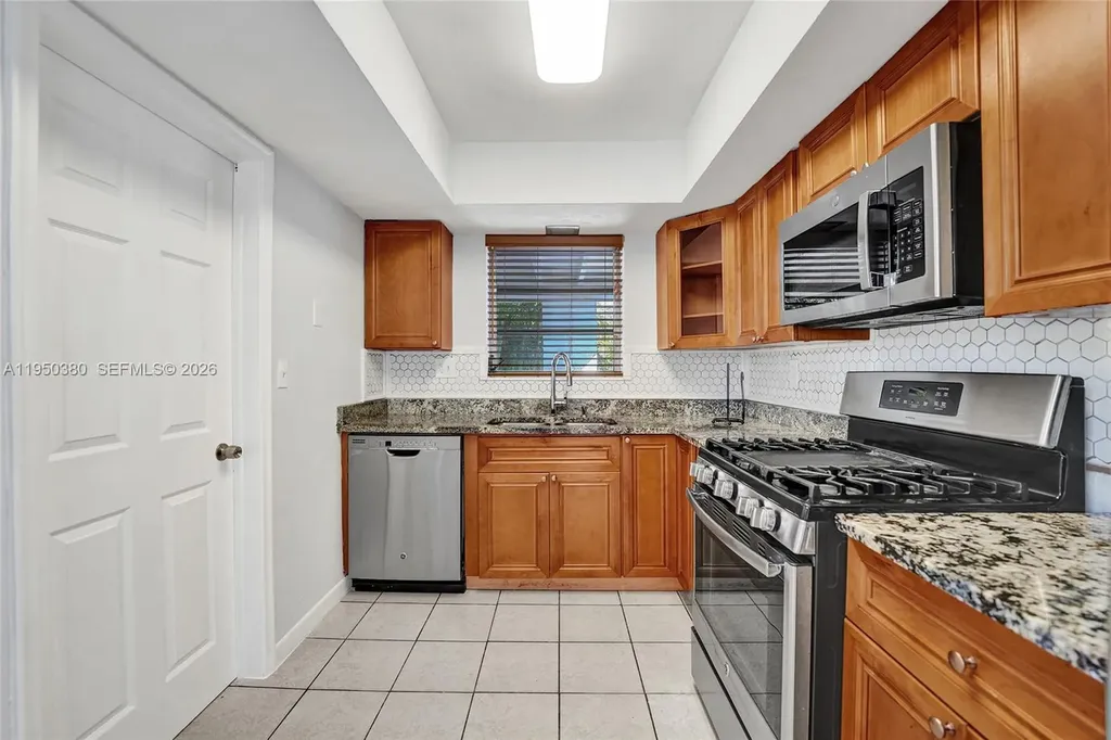 7601 Farragut Street Hollywood FL 33024