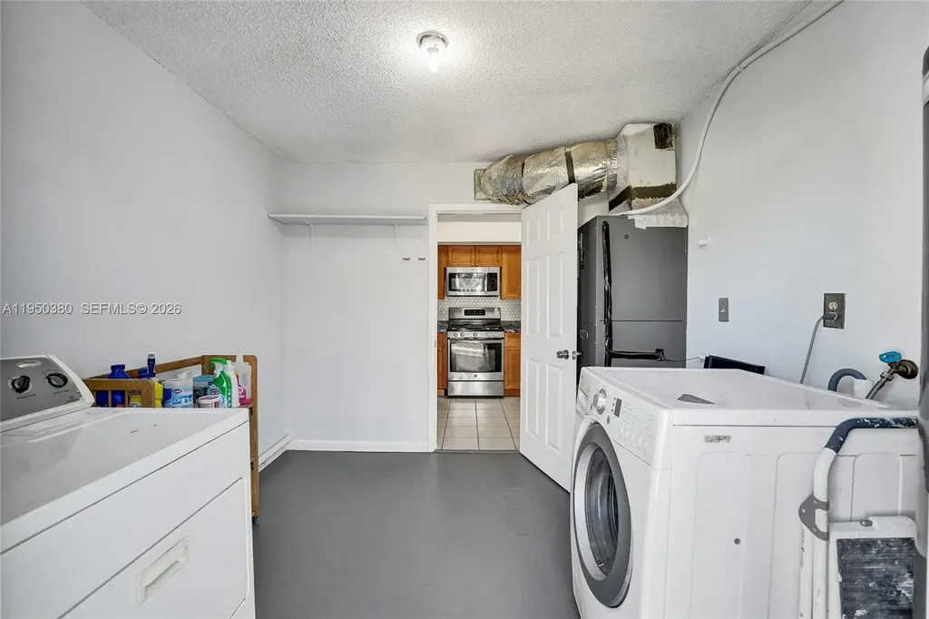 7601 Farragut Street Hollywood FL 33024