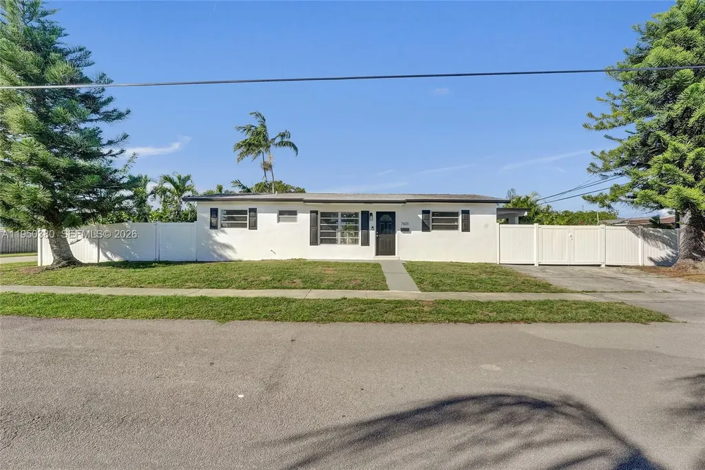 7601 Farragut Street Hollywood FL 33024