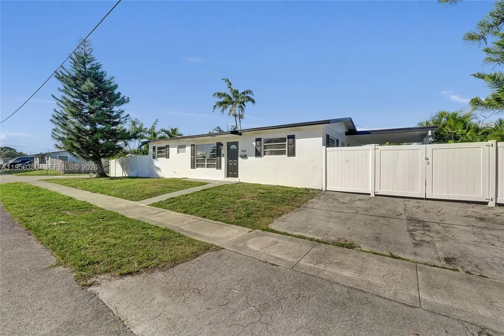 7601 Farragut Street Hollywood FL 33024