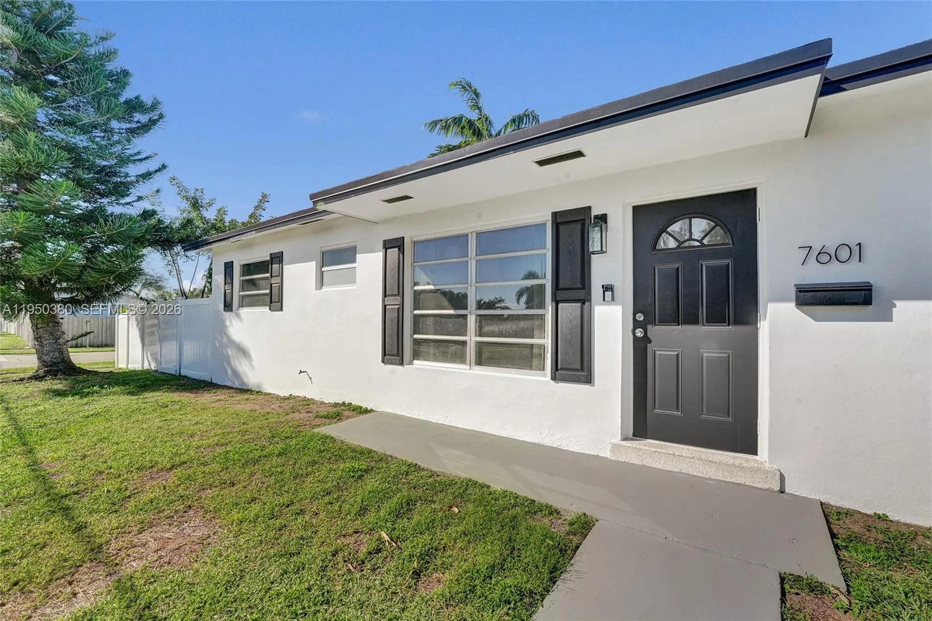 7601 Farragut Street Hollywood FL 33024