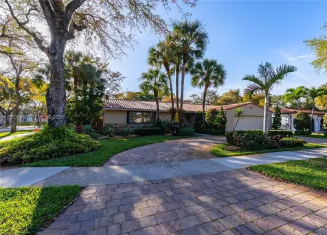 6371 Hutchinson Road Miami Lakes FL 33014
