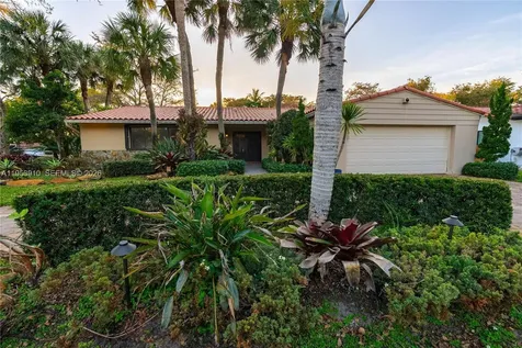 6371 Hutchinson Road Miami Lakes FL 33014